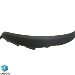 Transport gratuit Carena laterala fata stanga (aparatoare noroi) originala Piaggio MP3 300 LT (16-18) – MP3 350 (18-20) – MP3 400 (20-21) – MP3 500 LT (14-21)