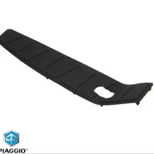 Reducere Carena suport picioare stanga originala Piaggio MP3 LT – MP3 LT Business – MP3 LT Sport 4T LC 250-300-350-400-500cc