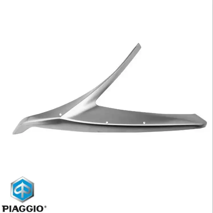 Deflector fata (ornament) cromat dreapta original Piaggio X10 125 (12-15) – X10 350 (12-15) – X10 500 (12-13) 4T LC 125-350-500cc Plată sigură