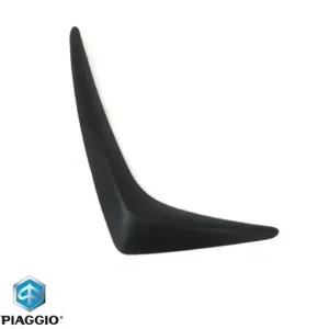 Deflector fata (ornament) dreapta original Piaggio Fly (12-18) 4T AC 50-100-125-150cc – culoare: negru Ieftin