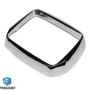 Ornament cromat original far Vespa S 2T AC (07-12) – S College 2T AC (07-12) – S 4T AC (08-11) – S College 4T (07-11) 50-125-150cc Cumpără acum