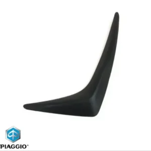 Deflector fata (ornament) stanga original Piaggio Fly (12-18) 4T AC 50-100-125-150cc – culoare: negru Preț mic