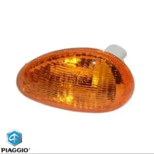 Disponibil imediat Semnalizare fata stanga originala Vespa ET2 (97-05) – Vespa ET2 injectie (97-00) – Vespa ET4 50cc (00-04) – Vespa ET4 (96-98) 125cc