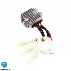 Reducere Regulator tensiune (releu incarcare) original Piaggio Ape Calessino – Ape MP 601 Classic (06-13) – Ape TM 703 Diesel (05-12)